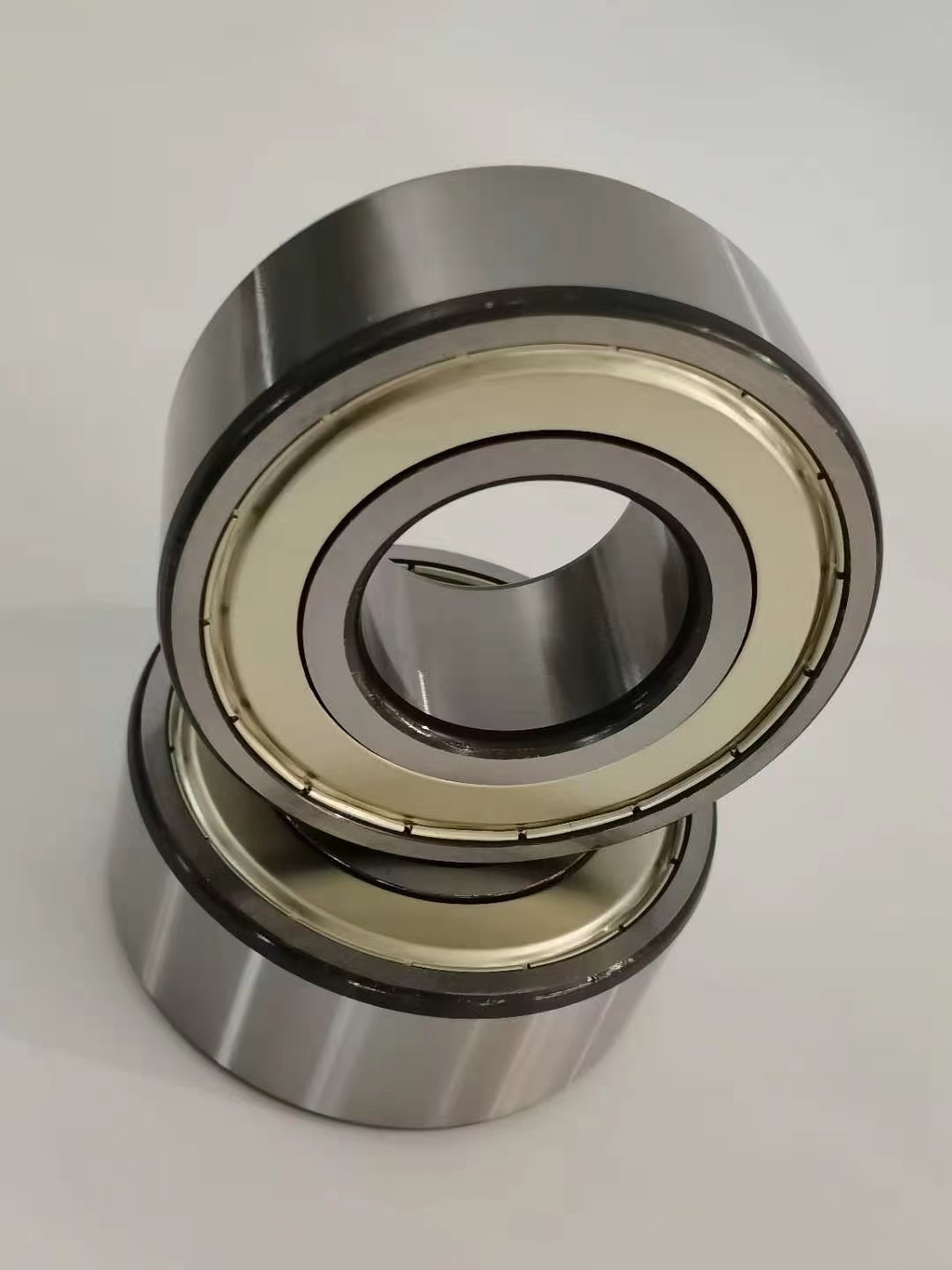 轴承市场中大门北首地址:  山东省聊城市临清市老轴承市厂中大门北首